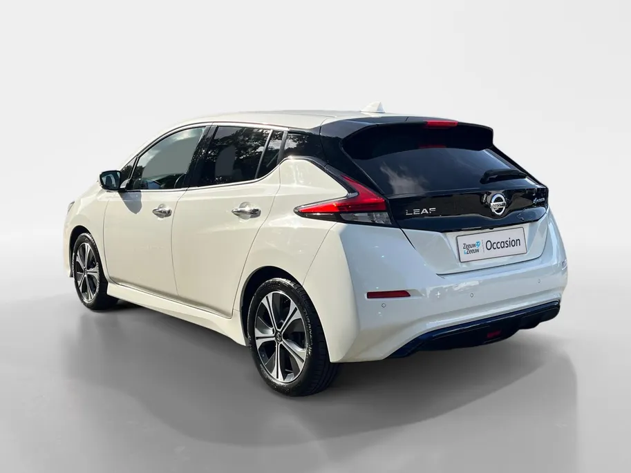Nissan Leaf Tekna 40 kWh | 360 graden camera | Stoelverwarming | Climate Control | Bose audio