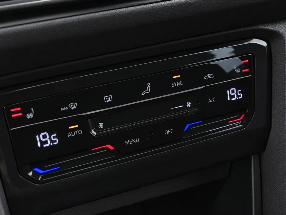 Volkswagen Tiguan 1.4 TSI eHybrid R-Line Business+ · Panoramadak · Trekhaak · 360°Camera · Apple/Android Car Play