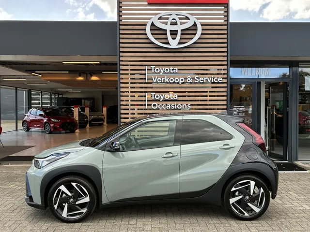 Toyota Aygo X Hybrid 115 envy