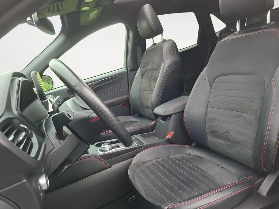 Ford Kuga 2.5 PHEV ST-Line X | Winterpack | Driver assistancepack | Technologypack | El. Trekhaak | Panoramadak | El. Achterklep | All-seasonbanden | 18' Lichtmetaal | Adaptive Cruisecontrol | BLIS | Matrix Ledkoplampen | Head-up Display |