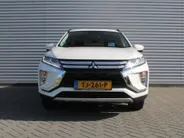 Mitsubishi Eclipse Cross 1.5 DI-T First Edition | Trekhaak | 18' LM | HUD | 360 Camera | Dodehoek detectie | Navi | Stoelverwarming | Dealeronderhouden | 1e eigenaar |