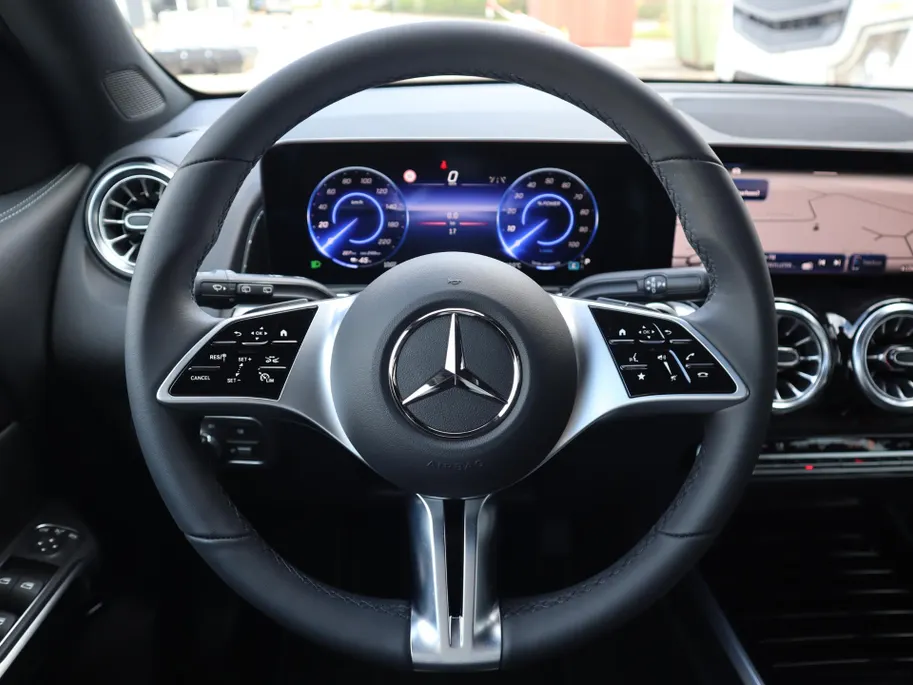 Mercedes-Benz EQB 250+ Business Solution 71 kWh Voorraadactie Voordeel € 6.000,- !!