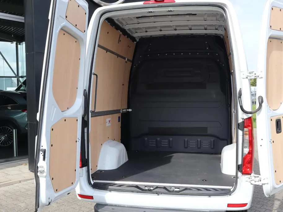 Mercedes-Benz Sprinter 317 L2H2 DC 6 pers. 3.5T TREKHAAK