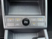 Hyundai Kona 1.6 GDI HEV Comfort Smart | Navigatie| Climate Controle| Lichtmetalen velgen| Parkeer sensoren| Camera| Dealer onderhouden
