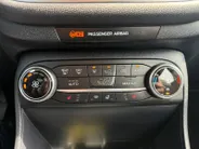 Ford Fiesta 1.0 EcoBoost Hybrid Titanium | Dealer onderhouden | NL auto | Winter pack | Parkeersensor achter | Navigatie via carplay | Apple carplay & Android auto | Cruise control | Bovag garantie |