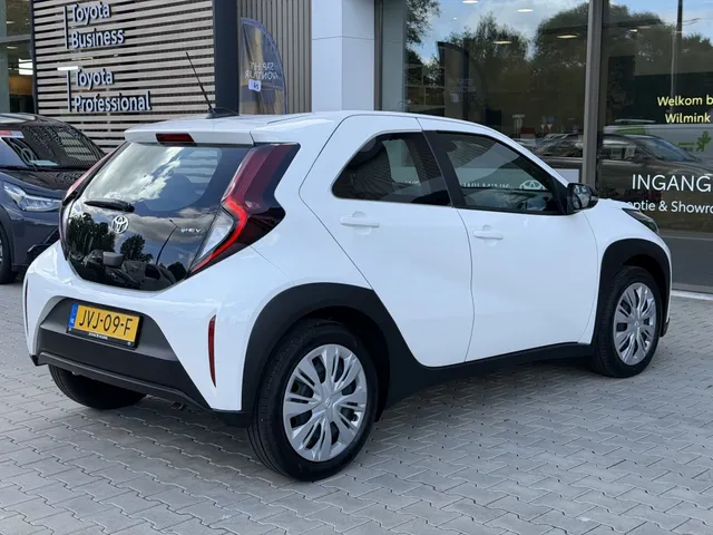 Toyota Aygo X Hybrid 115 play | Apple Car-Play | Adap cruise