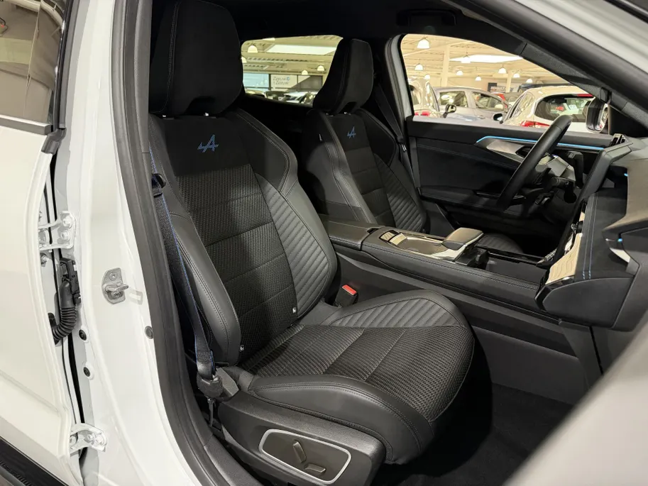 Renault Austral 200PK E-Tech Full Hybrid Esprit Alpine Automaat | 360 Camera | Elektrische Voorstoelen | Climate Control | Stoelverwarming | Digital Cockpit | Apple CarPlay/Android Auto | Lichtmetalen Velgen | Full LED |