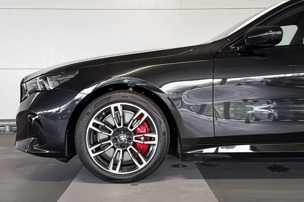BMW i5 Sedan xDrive40 84 kWh
