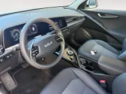 Kia Niro 1.6i Hybrid DynamicLine | Zeer nette auto | Cruise Control Adaptief | LM Velgen 16 ' | Carplay | File Assistent | Camera | Metallic lak | Fabrieksgarantie t/m 17-5-2032 | NAP