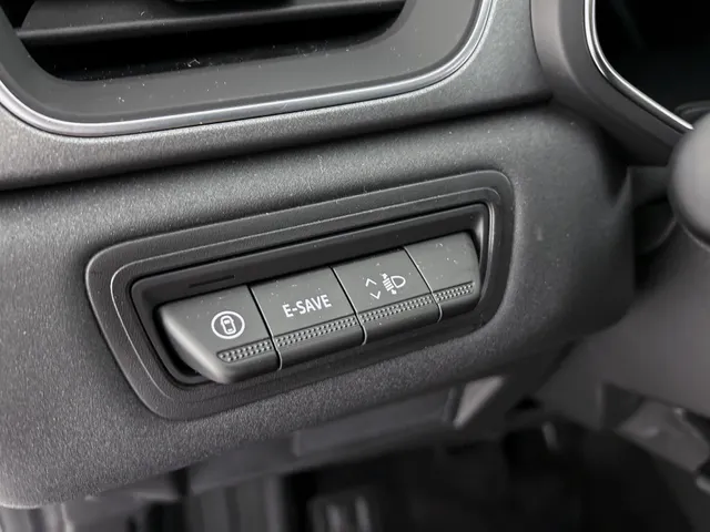 Renault Captur 1.8 E-Tech full hybrid 160 techno | CAMERA | NAVI