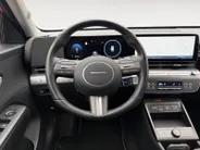 Hyundai Kona 1.6 GDI HEV Comfort Smart 19'' velgen Incl. resterend fabrieksgarantie! Zeer mooie uitvoering! ALS NIEUW!!