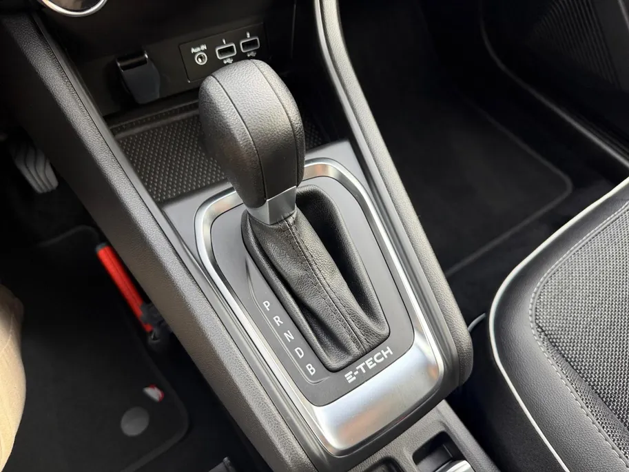Renault Captur 1.6 E-Tech full hybrid 145 techno | Trekhaak | Camera | Parkeersensoren | LMV | Apple Carplay & Android Auto | Navigatie | Cruise & Climate Control | 12 Maanden BOVAG Garantie