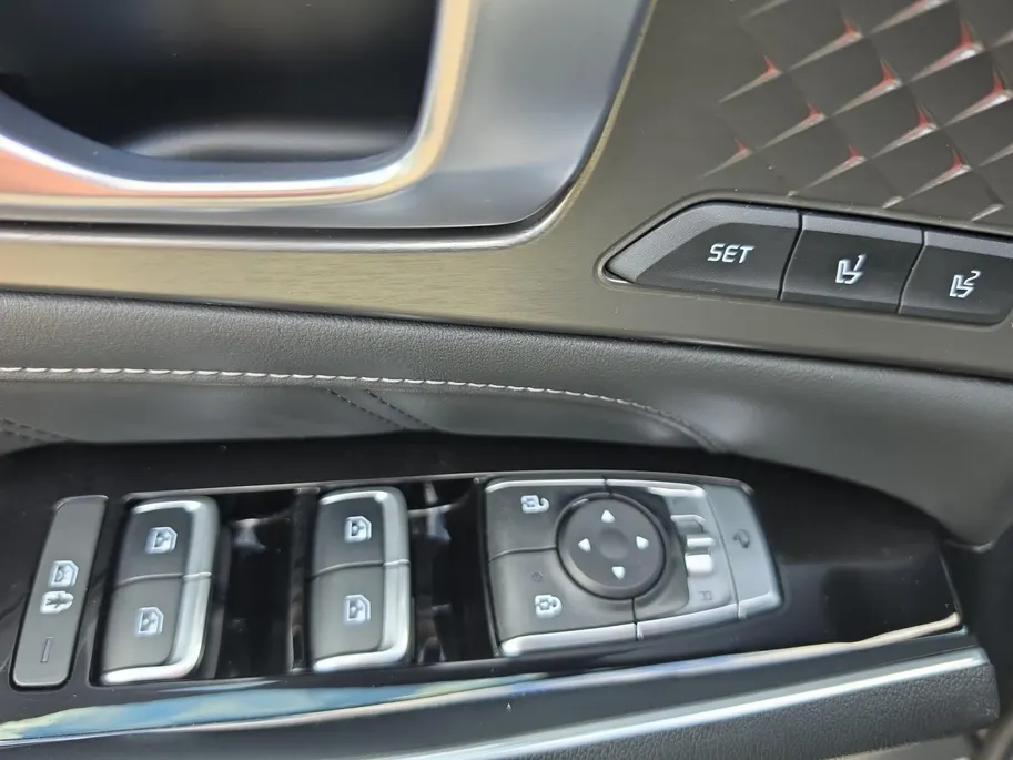Kia Sorento 1.6 T-GDI Plug-in Hybrid 4WD ExecutiveLine 5p. | PHEV | Bose audio | Adaptive cruise control | Panoramadak | Stoel verwarming + ventilatie voor