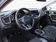 Kia Ceed 1.0 T-GDi DynamicPlusLine | Stuur-/stoelverwarming | Camera | Draadloos laden | LED | Dodehoek detectie | 16' LM |
