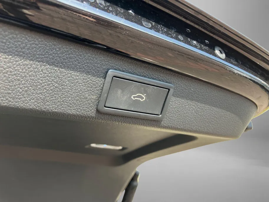 Škoda Superb Combi 1.4TSI 160kW/218PK iV Business Edition Plus · Navigatie · Apple/Android Car Play · Camera + Parkeersensoren · Garantie t/m 27-03-2028 of 60000km.