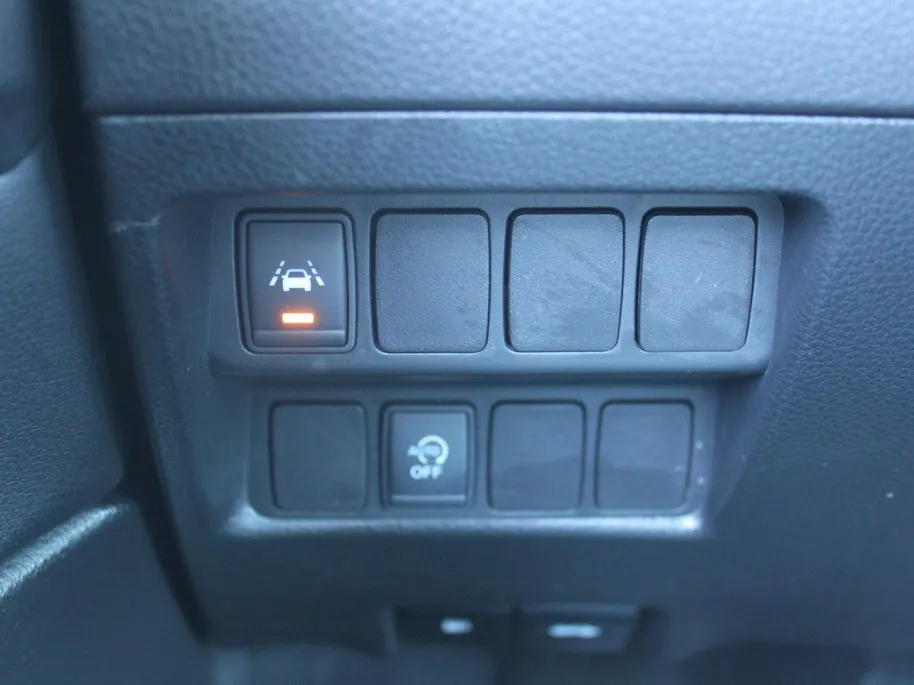 Nissan QASHQAI 1.2 Tekna | Trekhaak | 360 Camera | Pano dak | Stoel-/voorruitverwarming | Dodehoek detectie | Elek. stoelverstelling | Clima | 19' LM | 1e eigenaar |