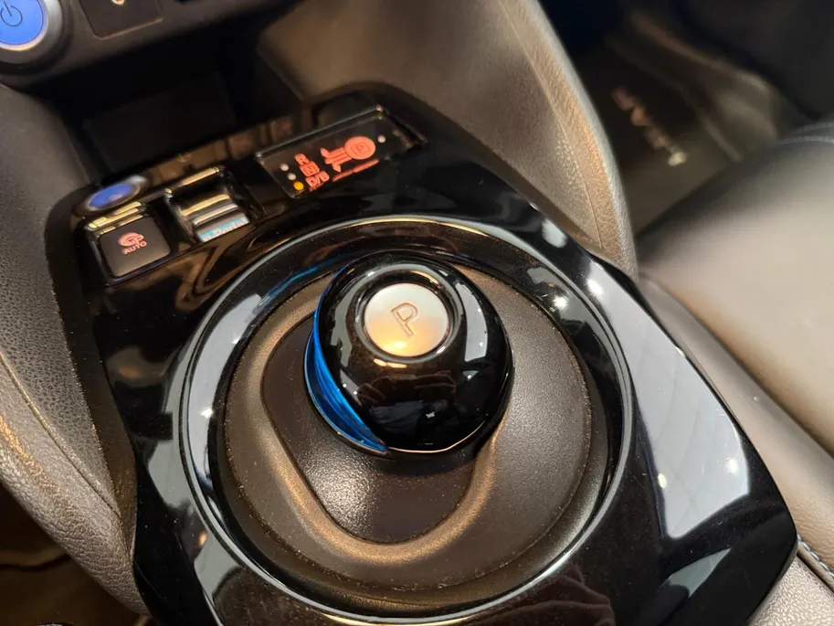 Nissan Leaf Tekna 40 kWh *Automaat*Navi+360Camera*Climate*Adaptive Cruise*Stoel/Stuur Verw.*Bose Sounds!