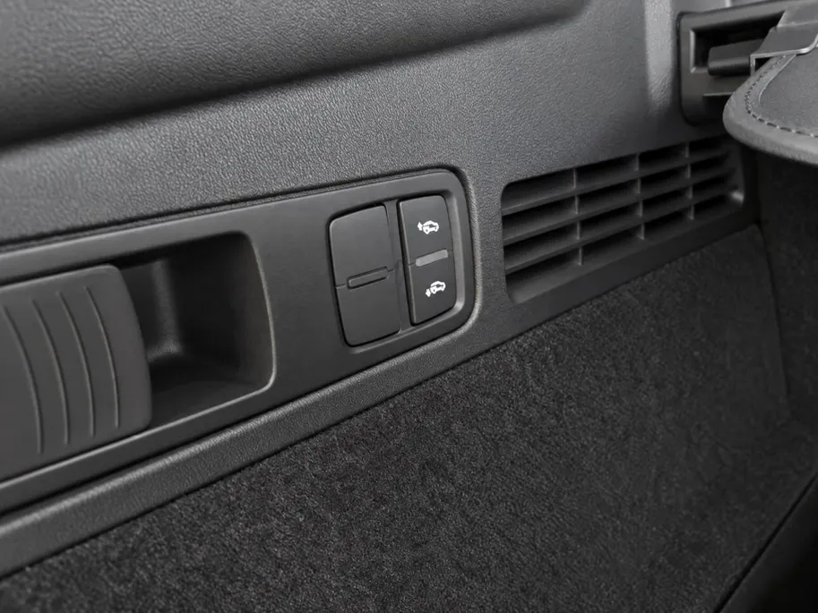Audi Q5 Sportback e-hybrid quattro S edition Competition 367 PK · Glazen panoramadak · Head-up display · B&O premium 3D