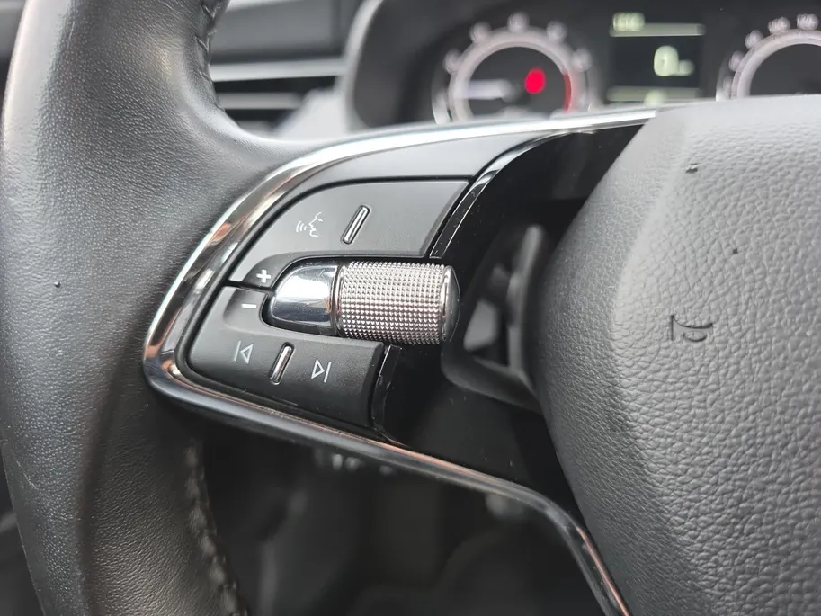 Škoda Kamiq 1.0 TSI Active | Apple/Android Auto | Parkeersensoren | Airco | Cruise Control | 12 maanden garantie! |