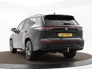 Volkswagen Tayron 1.5 272pk DSG eHybrid R-Line Edition · Panoramadak · 360 Camera · Wegklapbare Trekhaak · Black Style · 20'' Inch · Garantie t/m 17-11-2029 of 100.000km