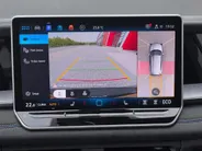 Volkswagen Tayron 1.5 eHybrid 272pk DSG R-Line Edition · Panoramadak · Inklap. Trekhaak · 360 Camera · Matrix LED · Dodehoeksensor · Stuur- & Stoelverwarming · Garantie t/m 16-02-2030 of 100.000km
