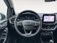 Ford Fiesta 1.0 EcoBoost Titanium 125pk | Stoel- stuur en voorruitverwarming | Navigatie via Apple Carplay & Android auto | Parkeer sensoren