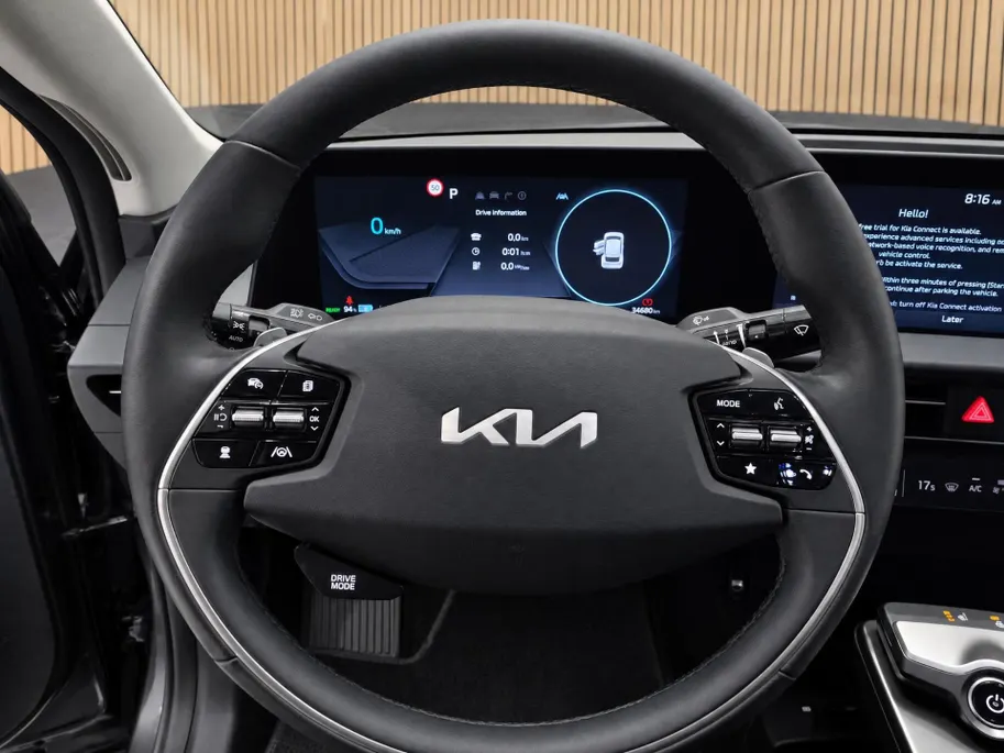 Kia EV6 Light Edition 58 kWh Dealer onderhouden | Stoel + stuurverwarming | Climate control | ACC | 800V laden | Ontzettend ruim |