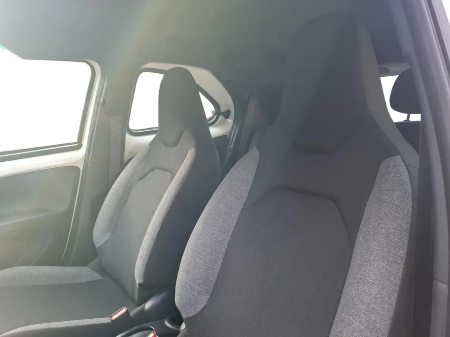 Toyota Aygo X 1.0 VVT-i MT Play | AIRCO | APPLE/ANDROID AUTO | CRUISE | CAMERA | E-CALL |