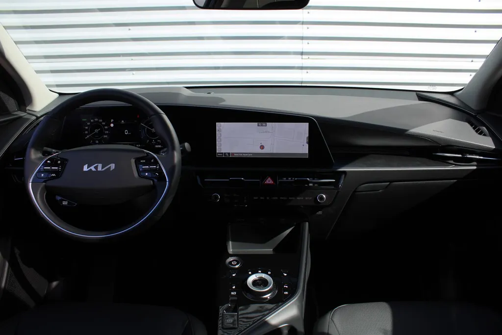 Kia Niro EV DynamicPlusLine 64.8 kWh | Airco | Navi | Camera | Cruise | 17' LM | PDC |