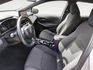 Toyota Corolla Hybrid 140 Active | ZEER COMPLEET! ZEER ZUINIG! NU incl. GRATIS Premiumpakket! INCL. 12 Maanden garantie! RIJKLAARPRIJS!!