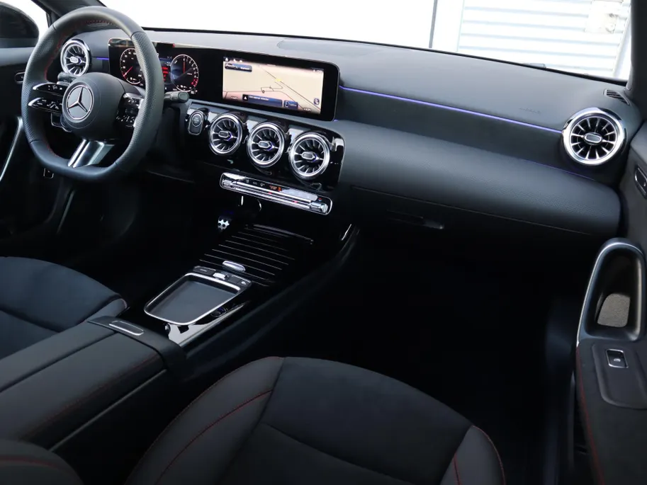 Mercedes-Benz A-Klasse 250 e Business Solution AMG