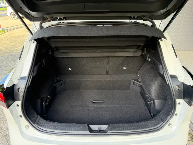 Nissan QASHQAI 1.3 Mild-Hybrid 158pk Xtronic N-Connecta | Panoramadak | Navigatie | 360-Camera | App Connect | Blind Spot | Keyless | All Season