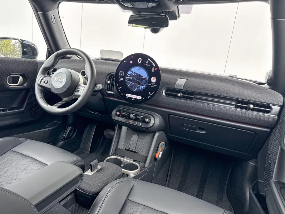 MINI Cooper 3-deurs 1.5 Cooper C Favoured M