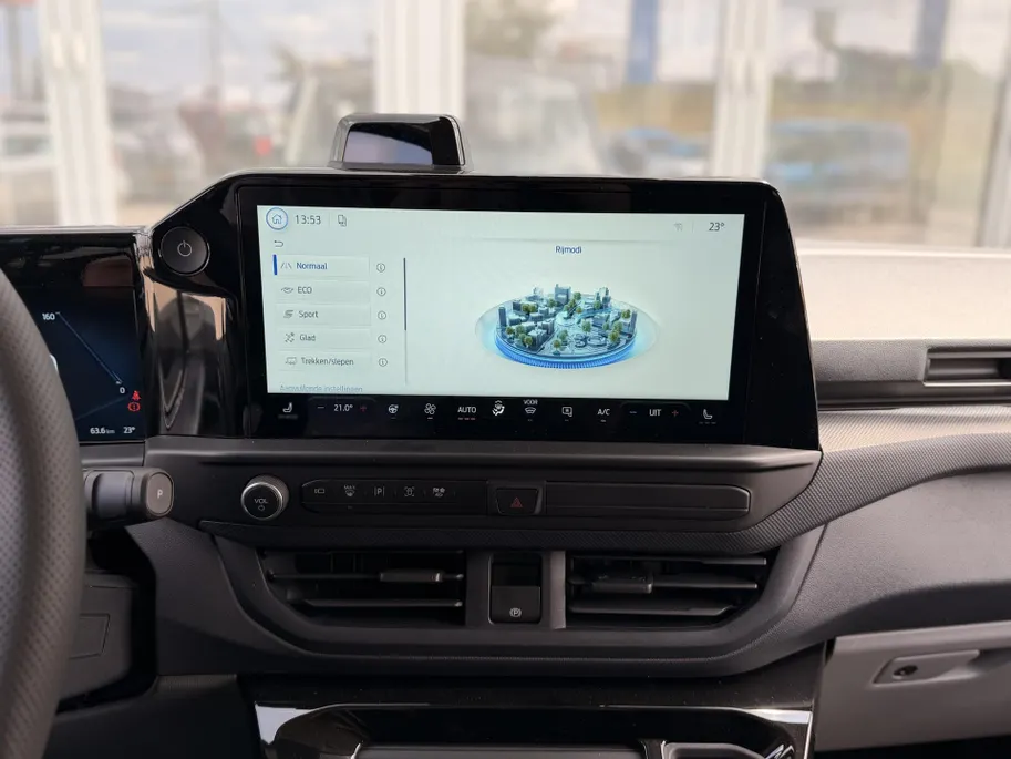 Ford E-Transit Custom L2H1 MS-RT 71 kWh 286 PK Dubbele Cabine UIT VOORRAAD I INKLAPBARE TREKHAAK I DRIVER ASSIST PACK ULTIMATE I DUBBELE ZIJSCHUIFDEUREN I FULL LED-KOPLAMPEN I APPLE CARPLAY / ANDROID AUTO I