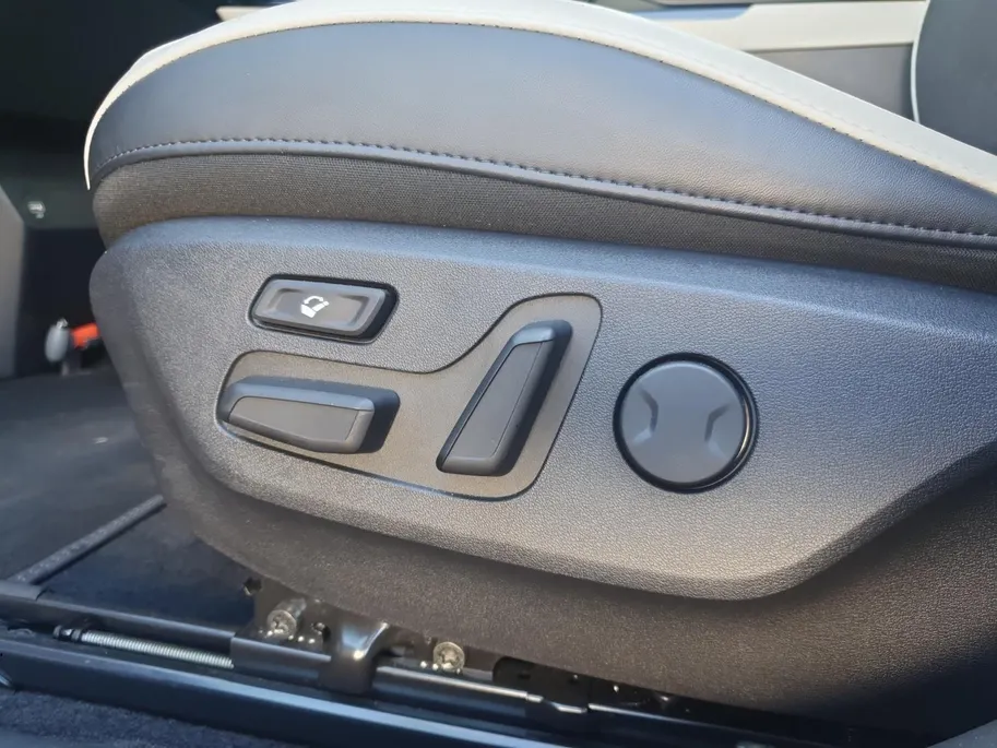Kia EV6 GT-Line AWD 77.4 kWh | Schuifdak | Rondom Camera | Stoel verwarming en ventilatie | Elektrisch bedienbare voorstoelen | Meridian audio