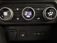 Dacia Jogger 1.8 hybrid 155 limited edition 7p. AUTOMAAT NAVI AIRCO CAMERA CRUISE CONTROLE APPLE CARPLAY ANDROID AUTO LM VELGEN 7 STOELEN !!LET OP RIJDENDE DEMO VRAAG NAAR ACTUELE KMSTAND!!!