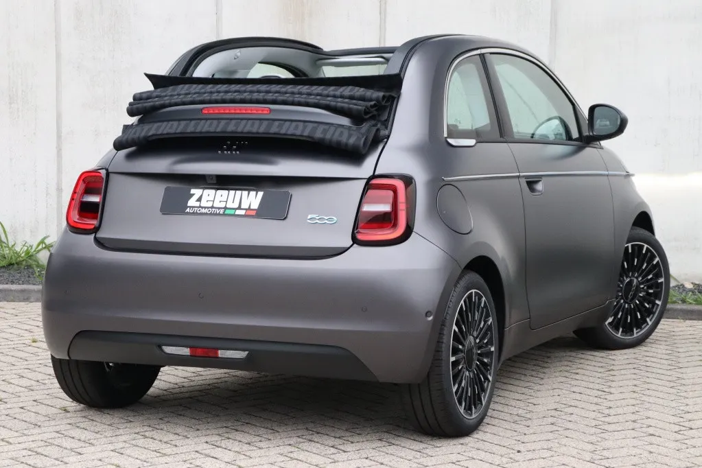 Fiat 500e C La Prima 42 kWh | 'Matt Grijs' | Technology | Winter | Camera | 17'