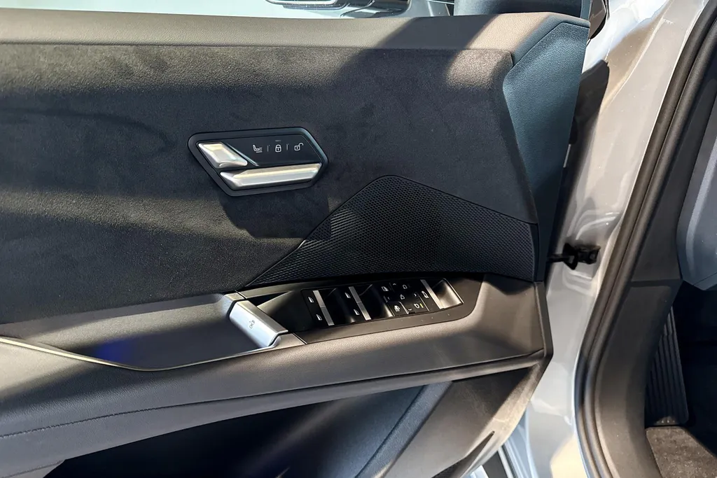BMW iX3 40 eDrive 83 kWh