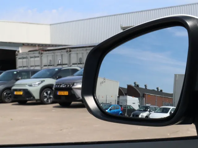 Toyota Corolla Cross Hybrid 140 Dynamic | Stoel/Stuur verwarm | All Season | Elek. kofferbakklep VERKOCHT
