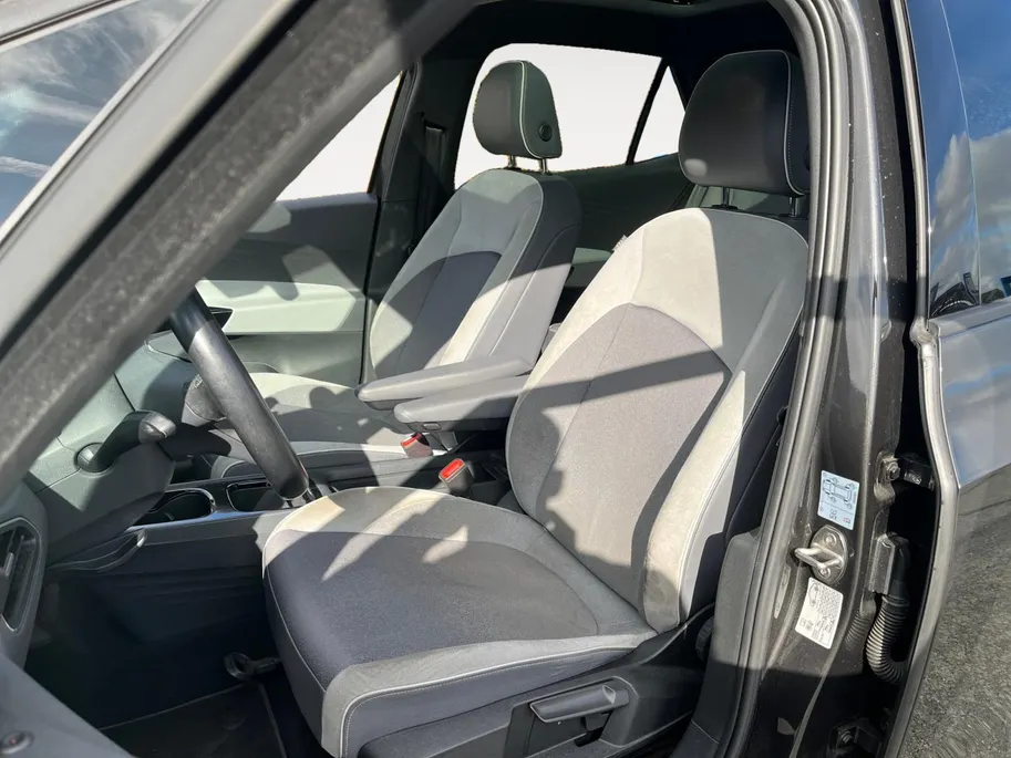 Volkswagen ID.3 First Plus 58 kWh SOH 90,8 | Panoramadak | WLTP 424 km | Adapt. Cruise | Navigatie | CarPlay | Stoel-/stuurverwarming | Etc.