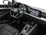 Volkswagen Golf 1.0 eTSI 110pk DSG Life · Camera · Apple/Android Car Play · Navigatie · P-Sensoren · Sfeerverlichting · 16'' Inch · Garantie t/m 06-02-2028 of 100.000km