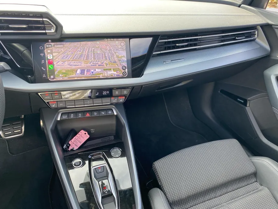 Audi A3 Sportback 35 TFSi m-Hybrid S-Tronic aut. S Edition | 3X S Line | Panodak | SONOS Sound | Camera | Stoelverwarming | Wireless Carplay | Adaptief Cruise Control | Etc.
