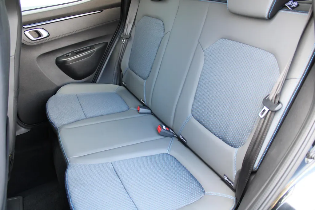 Dacia Spring Expression | Nieuw | Airco | PDC | 14' Design velgen | Navi | Camera | BTW | UNIEK!! |
