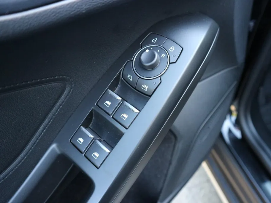 Ford Focus 1.0 EcoBoost Hybrid Active | NAVI | CAMERA | WINTERPAKKET |