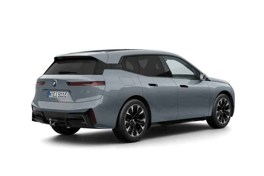 BMW iX xDrive45 101 kWh
