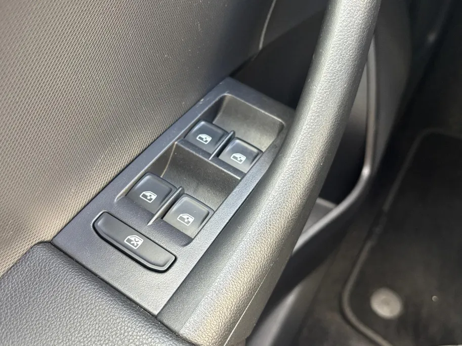 Škoda Rapid Spaceback 1.0 TSI Greentech Clever | Panoramadak | Climate Control | Cruise Control | Stoelverwarming | Parkeersensoren achter | DAB |