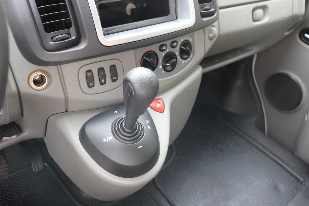 Renault Trafic 2.0 dCi T27 L1H1 Aangepast voor Rolstoelvervoer | | Automaat | Aanpassing voor rolstoelvervoer |