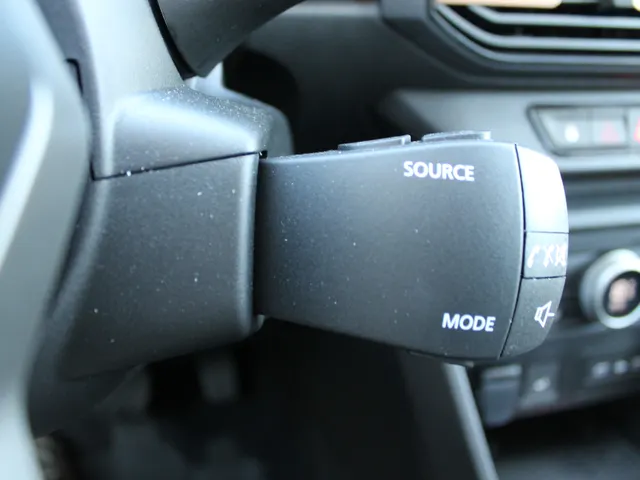 Dacia Jogger 1.8 hybrid 155 limited edition 7p. | Navigatie | Climat | Sensoren en camera | Lm velgen  | DEMONSTRATIE AUTO, VRAAG NAAR BESCHIKBAARHEID |