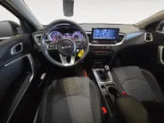 Kia Ceed Sportswagon 1.0 T-GDi DynamicLine | All-season banden | BTW-auto | Achteruitrijcamera | Parkeersensoren voor- en achter | Navi | Apple/Android Carplay | Cruise & Climate control | NAP