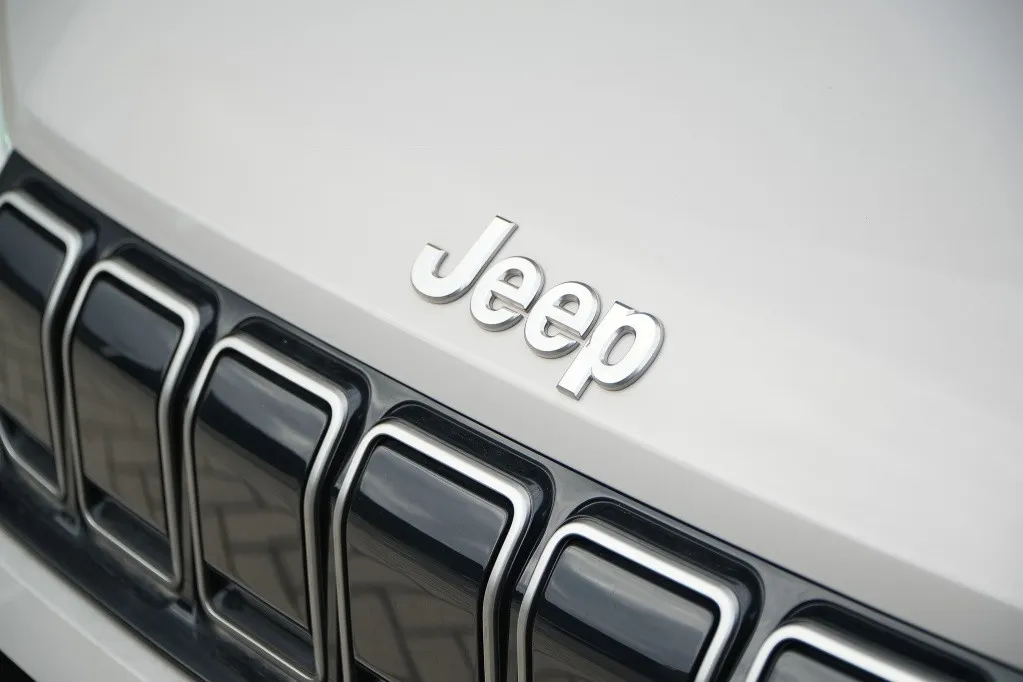 Jeep Avenger 1.2 e-Hybrid Summit | Pano | Navi | JBL | Camera | Winter | 18'
